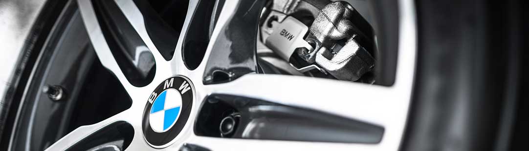 BMW E60 ブレーキパッド NA25 2003.08-2005.05 フロント用 セラミックパッド ブレンボ(Brembo) P06 057N BMW E60 5-Series Brake Pad Replacement (2003-2010) - Pelican Parts