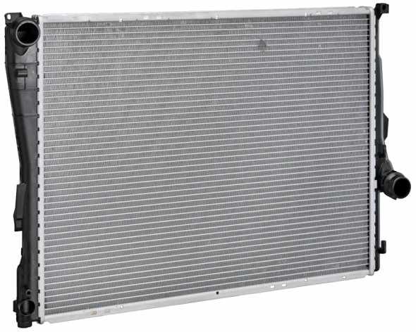 BMW E46 3-Series Radiator By Behr OEM 17119071519 or 17119071518 Engine Cooling Behr